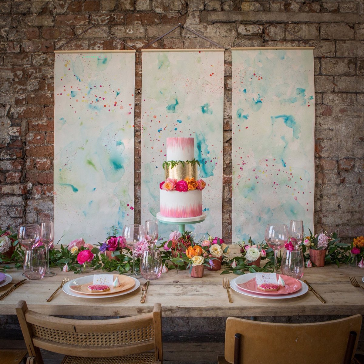 Collaborations rock...and this is what happens when you get creative together.💕 #weddinghour