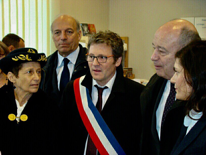 HdeLaBatie's tweet photo. @NdieConquerante aux côtés de @LefrancoisXv, le ministre JM Baylet et madame la préfète a Neufchâtel en Bray. https://t.co/OcF1sV01cl