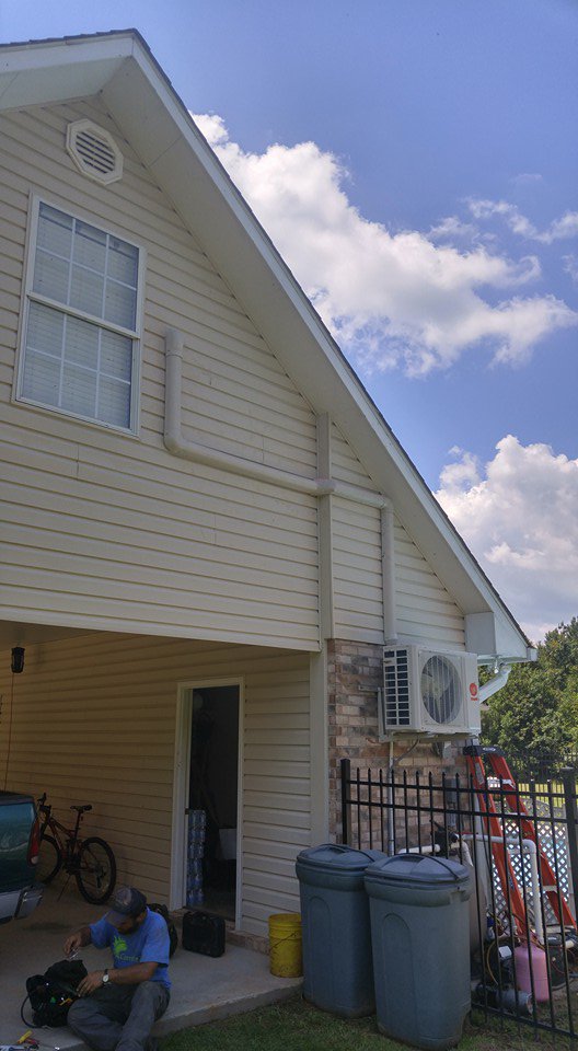 SouthernAirMS's tweet photo. Did you know? Ductless systems are far more energy-efficient than standard furnaces and air conditioners. 

#McCom … https://t.co/YHggJvNPvE https://t.co/5bzEbt2Nzg