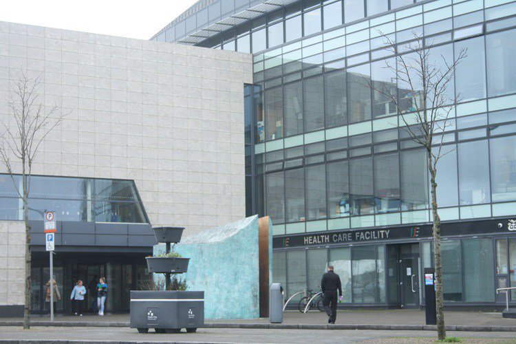 DublinInquirer's tweet image. #CouncilBriefs Better transport for Finglas, DCU rail, and "let-to-rent" voids  dublininquirer.com/2017/02/22/cou…