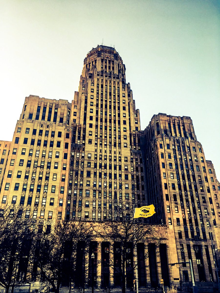 TeejCarlson's tweet photo. #Buffalove #CityHall #RefugeesWelcome #IChooseHumanity #mysocalledphotography https://t.co/VQBqVhxlML