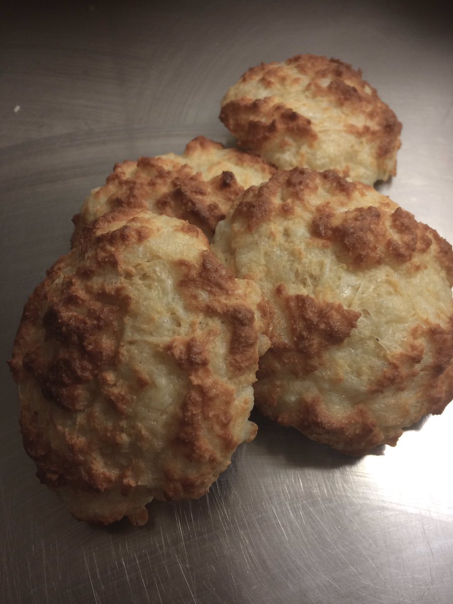 Nybakade ostfrallor #lchf smakade mycket gott efter en lång och intensiv dag.