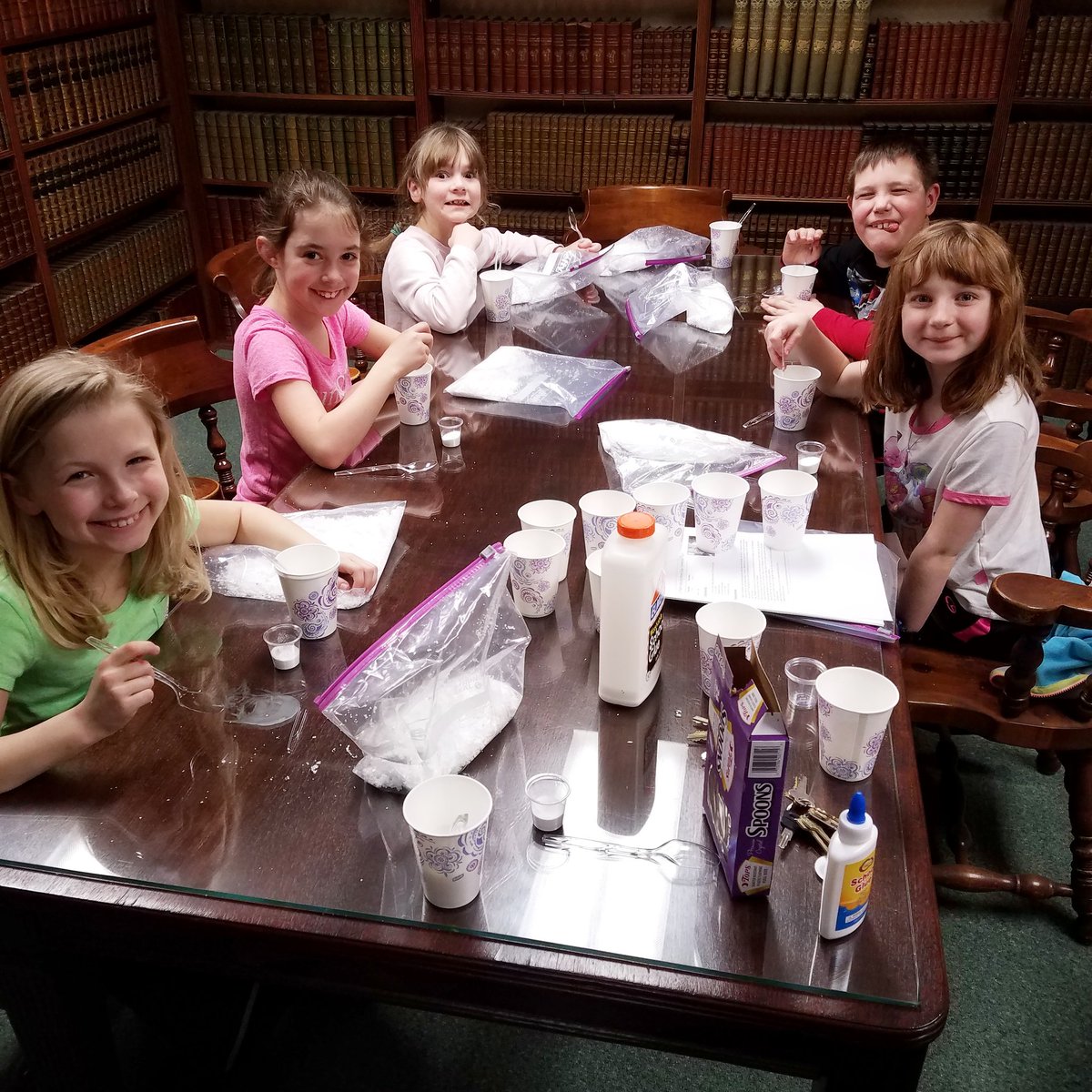 wmlib's tweet photo. We made floam and things got crazy!! #wmlib #woodward #leroyny #diyfloam #floam https://t.co/rkUPyPOOM1