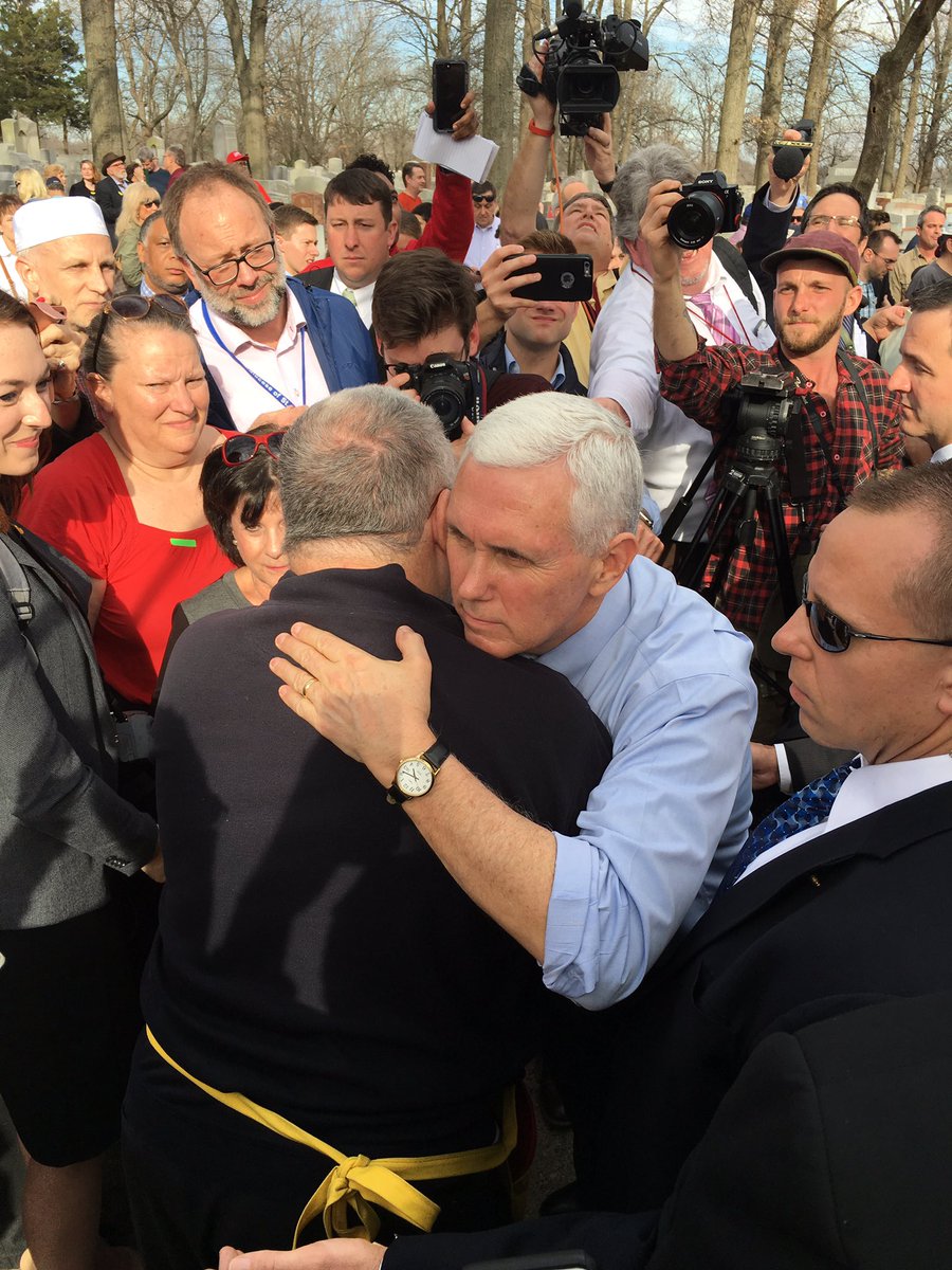 VP45's tweet photo. MO's people are inspiring the nation w/ their compassion for the Jewish community. Thank you for showing the world what America is all about https://t.co/PWTFLGqqz0