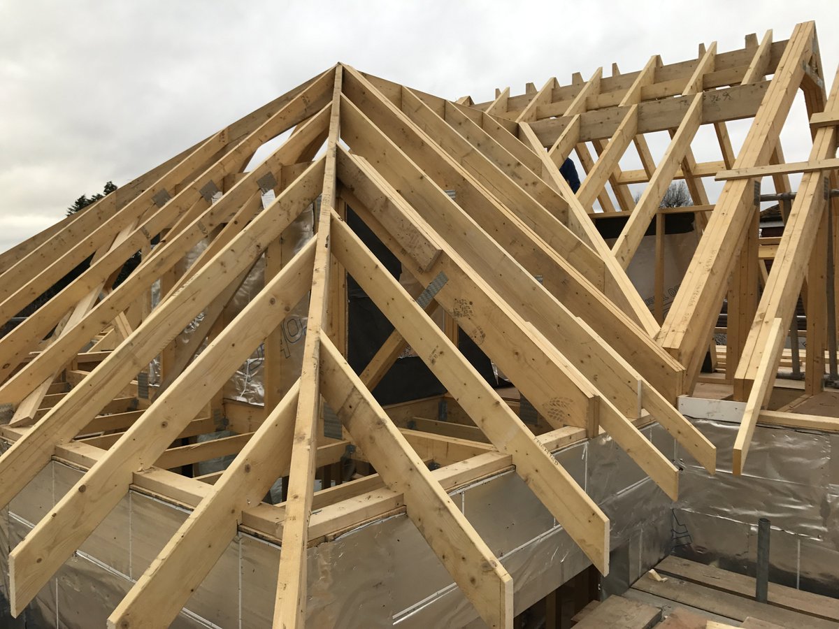 AlmacCarpentry's tweet photo. Construction of 5 bedroom house almost complete at the Potton selfbuild in Chiswick https://t.co/SKVFHERZ9u