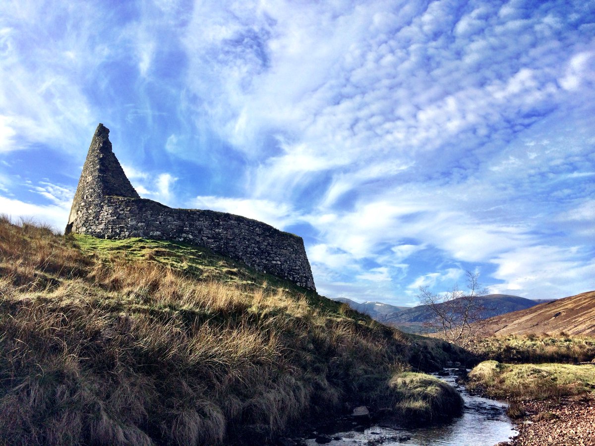CyclingStraths's tweet photo. A6 Dun Dornaigil is a site on #StrathnaverChallenge and #BenHopeTrial #HHA2017 #VentureNorth #ScotlandHour #NC500 https://t.co/nNTqK5Sgoc