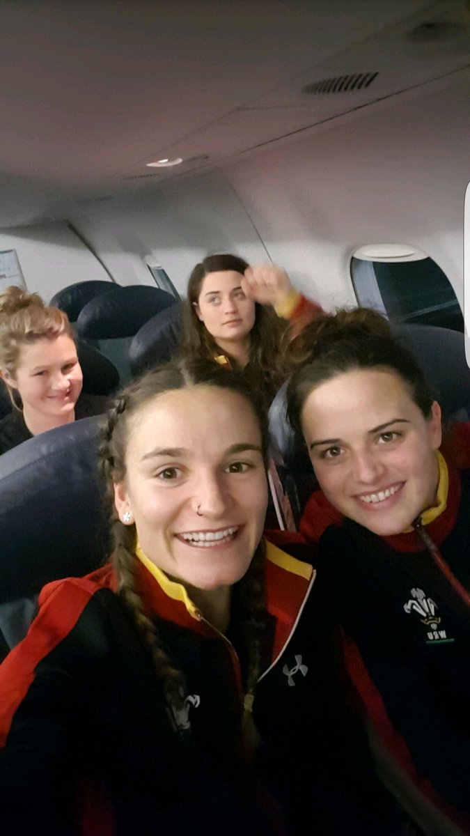 joyce_jaz's tweet image. Just landed here in Glasgow! ✈ #sixnations #2days #wrugby