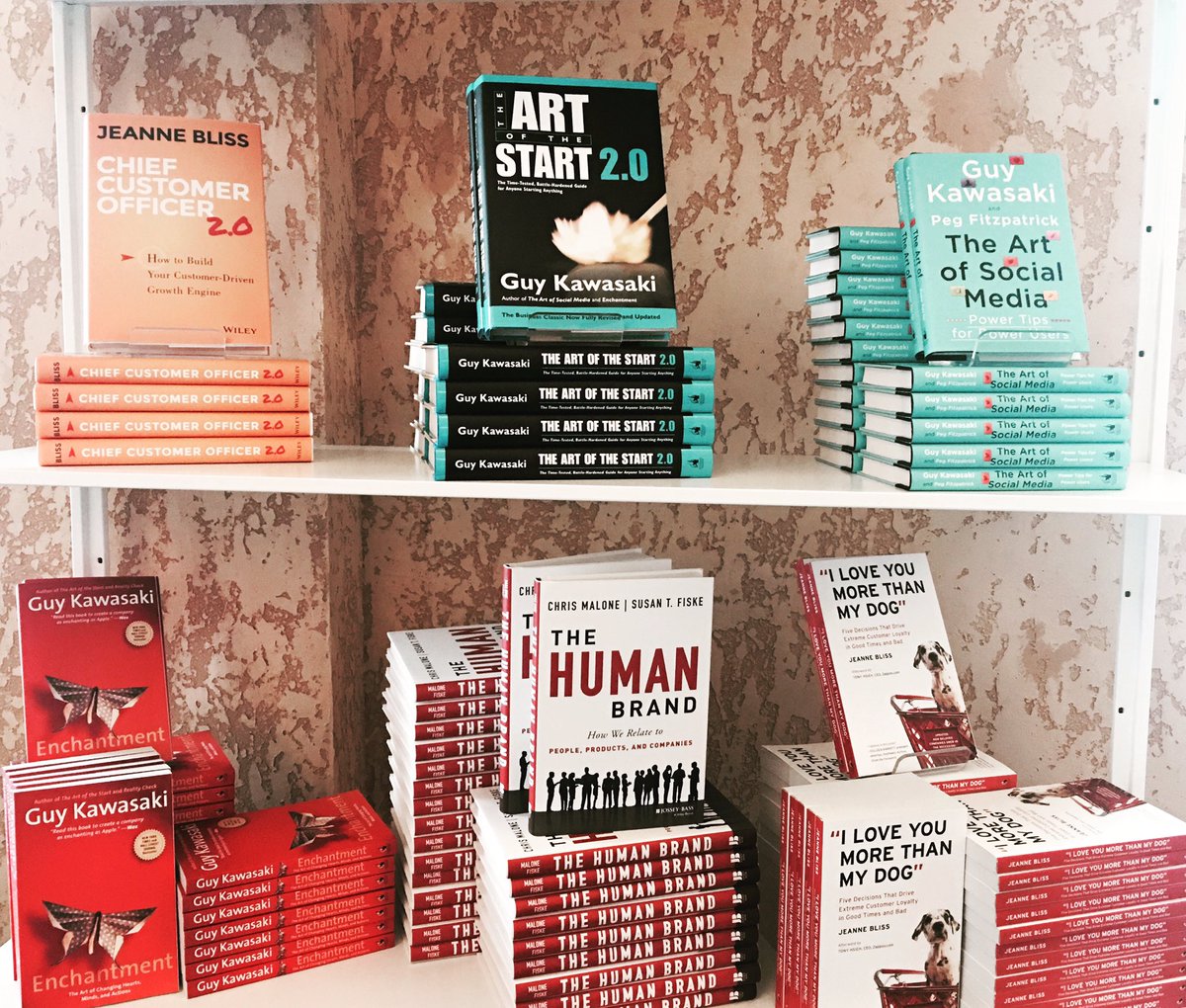 ChinookChapters's tweet photo. Some many influential speakers here at The Gathering conference in Banff #thegathering2017 #chapterschinook #indigoreads https://t.co/C9SKAsXepQ