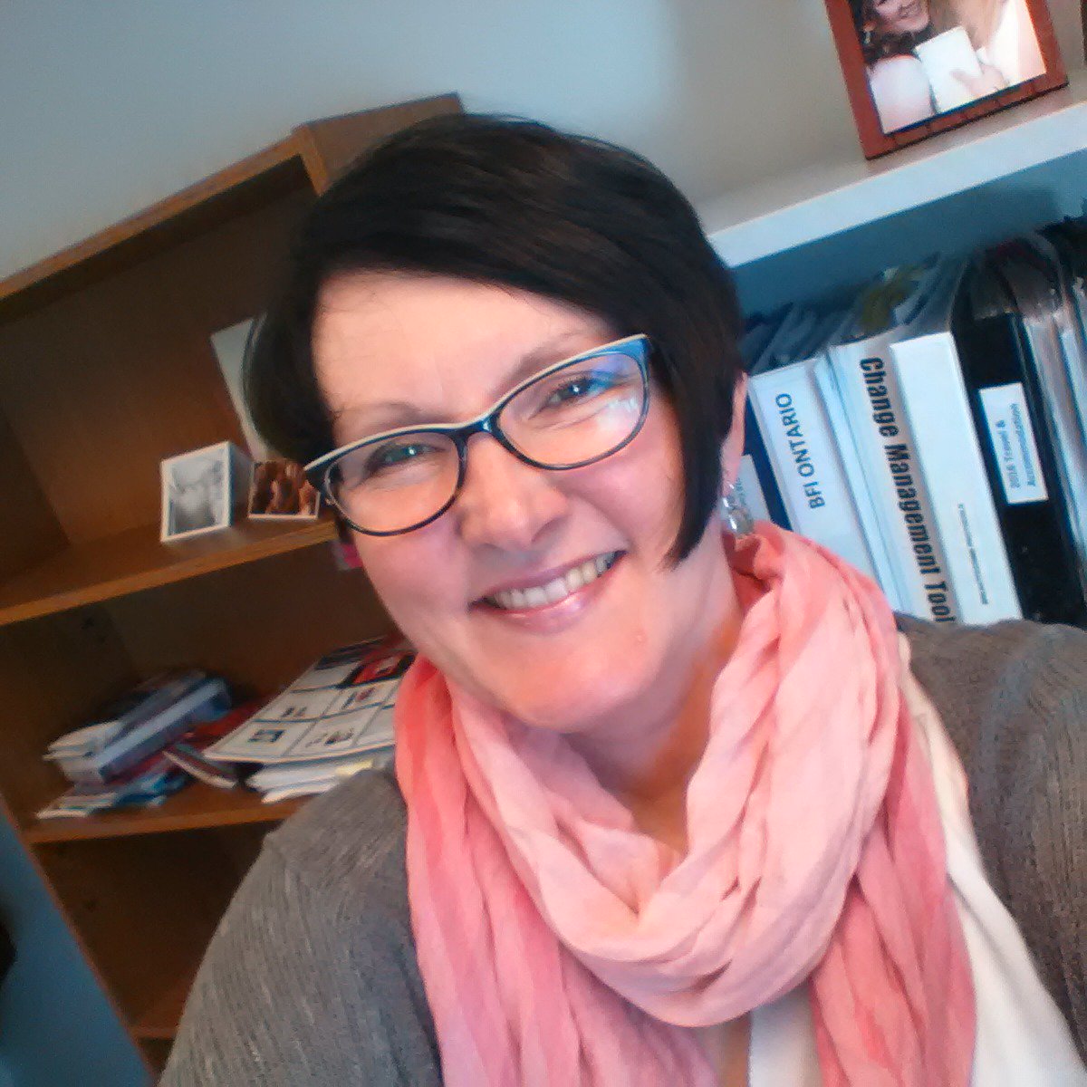 PerinatalBC's tweet photo. Our team member in #Kamloops, @leageiger2 makes the #PinkShirtPromise, too! #PHSAPink @PHSAofBC https://t.co/RPLvbnCnor