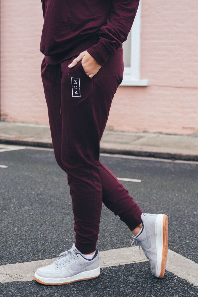 304clothing's tweet photo. NEW IN - Ladies! 
Maroon URTH Jogger £45

Shop - https://t.co/jj1FubL1r5 https://t.co/zYfSKv6661