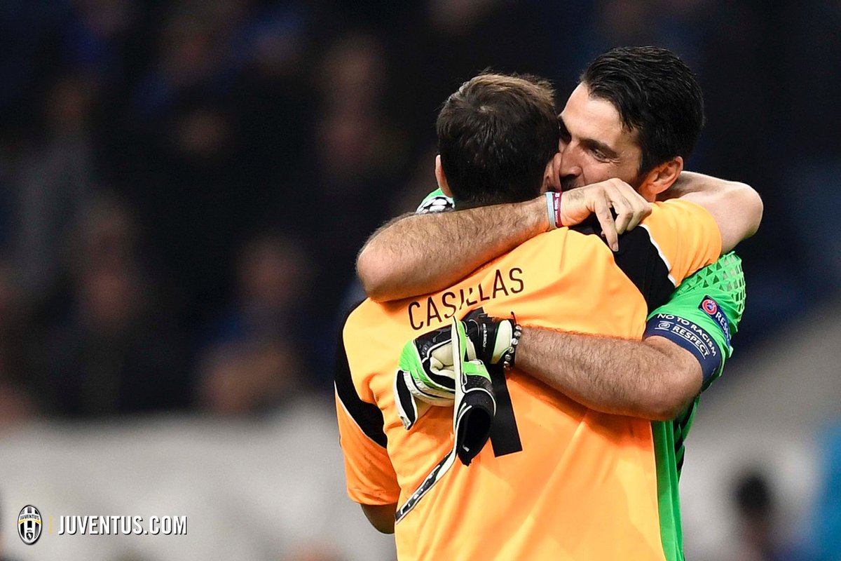 juventusfces's tweet photo. Dos grandes campeones, unidos por el respeto y el cariño mutuo 👏👏👏
#FCPJuve #UCL #FinoAllaFine https://t.co/WtnQeQUxeQ
