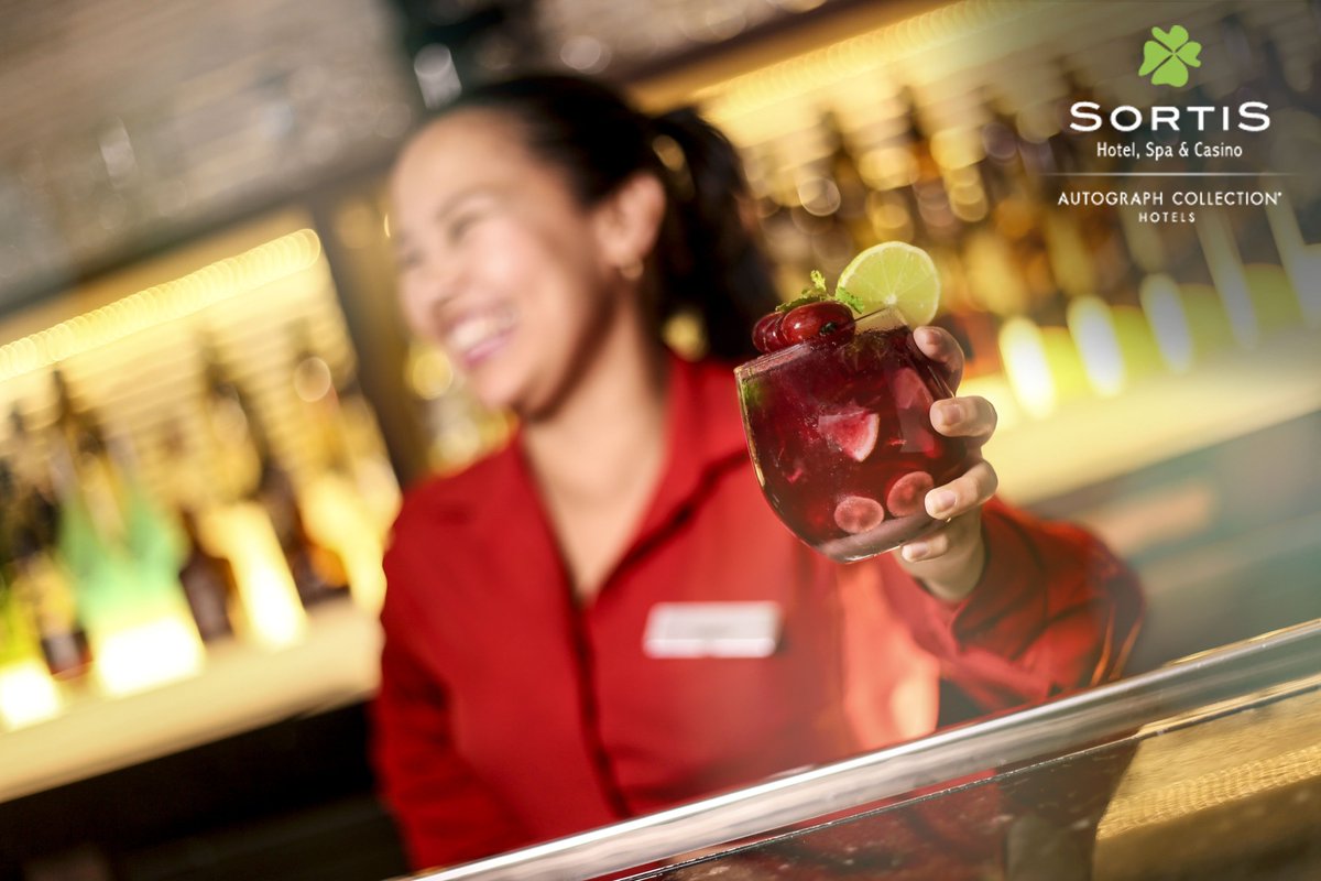 sortishotel's tweet photo. Hoy las chicas van a sonreir en #ScoreBar con nuestra promocion de Mojitos 2X1 de 7:30pm a 10:30pm ¡Te esperamos! en #SortisHotel https://t.co/tRnnddOHh0