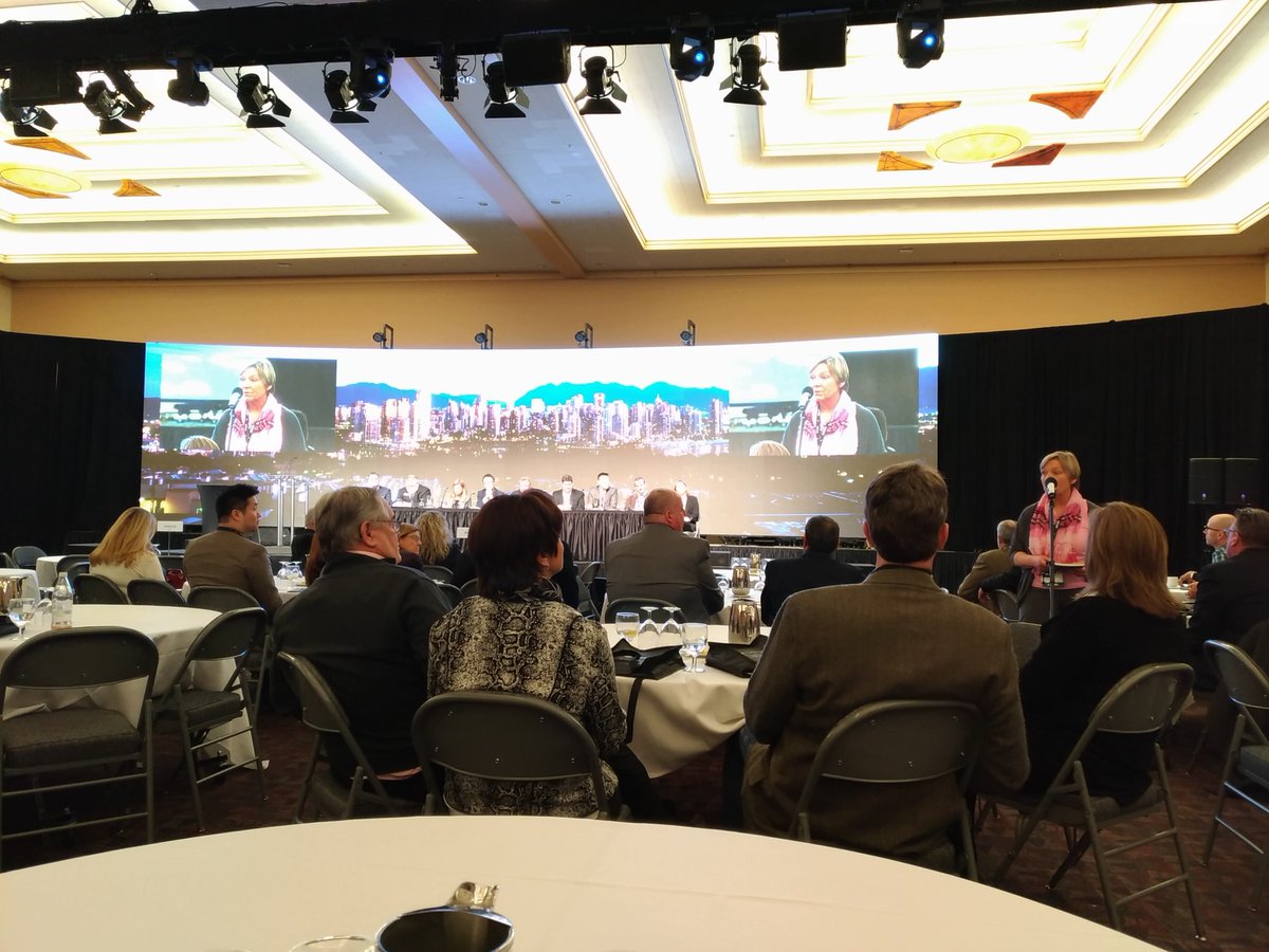 go2HR's tweet photo. .@BCTourismConf kicks off w/ the Town Hall. @TIABC_CA shares results. Sector associations share key issues w/ the room. #BCTourismMatters https://t.co/EwjbmQLDOO