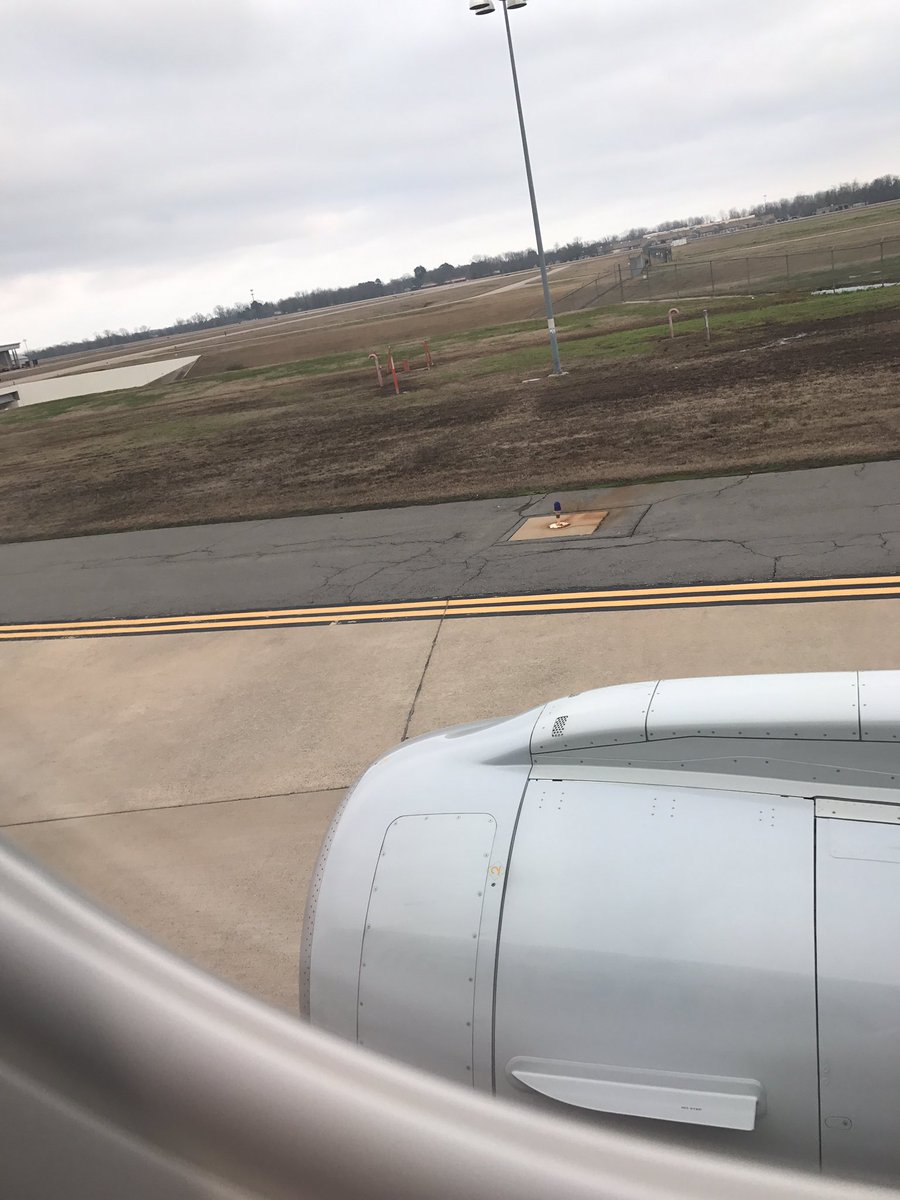 mrdobyns0901's tweet photo. Stuck on the plane. #AmericanAirlines #45min delay #letsleavealready #travel #airport #alwaysworking #justanotherday https://t.co/mfsDsBz3Sv