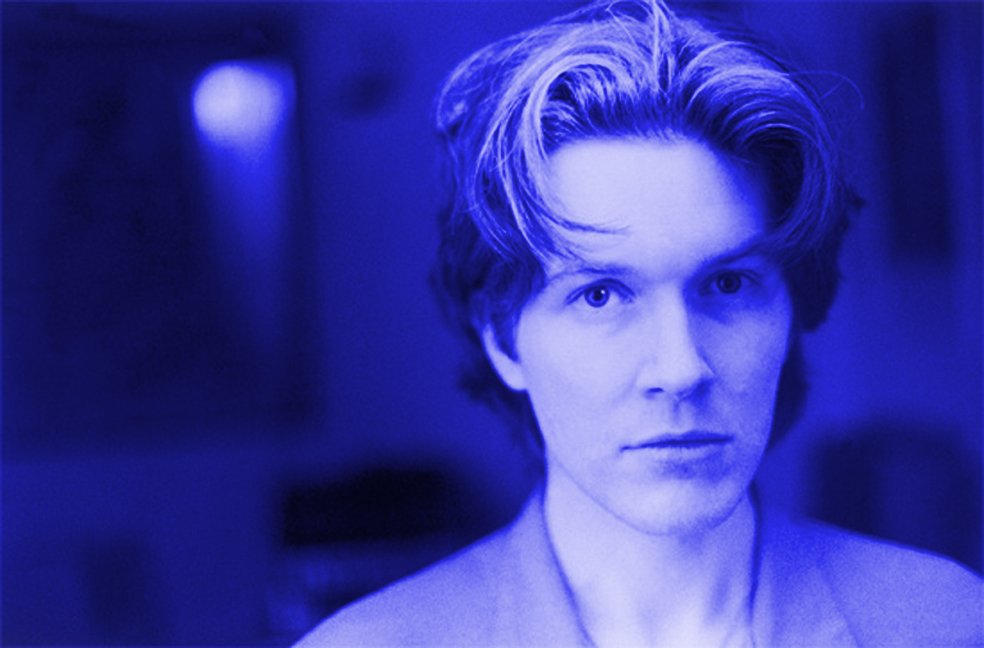 Happy birthday David.
David Sylvian - Small Metal Gods
 