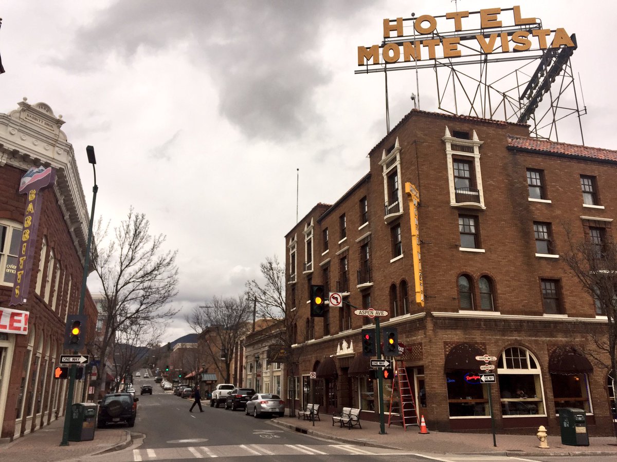 EmmaPLockhart's tweet photo. Exploring downtown #Flagstaff with @saundrawils and @jessicaclark_cn for our story on #Prop414 that will increase minimum wage https://t.co/YtFFbhVuq9