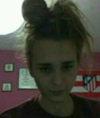 Cnfussion's tweet photo. Cuando te dicen que hay que poner bote para la luz y te lo has gastado en extensiones para hacerte un moño https://t.co/wwg4d7z8g8