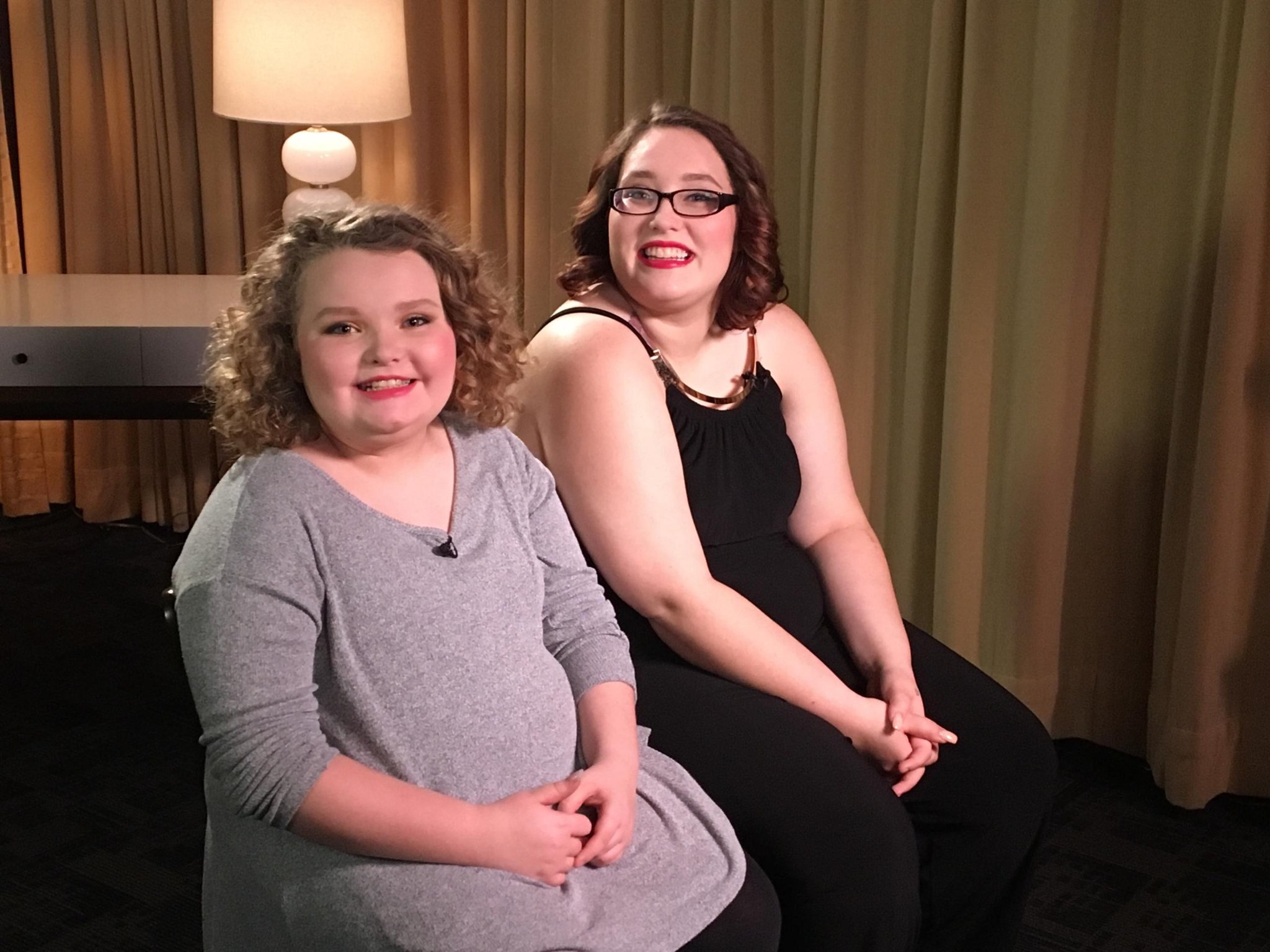 6-летняя принцесса неузнаваема без тонны макияжа. Как сейчас живут большие девочки. Как сейчас живут большие девочки. Близнецы четверняшки. Как сейчас живут большие девочки.