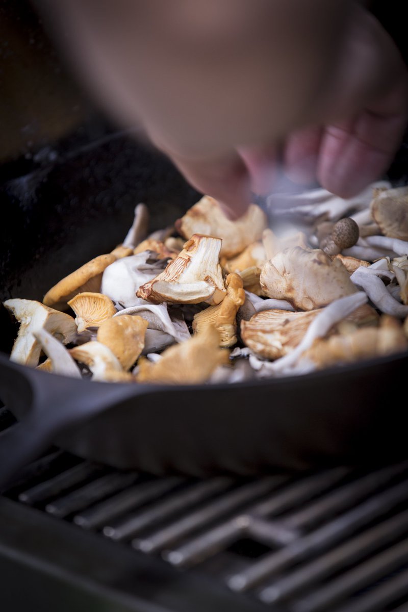 crownverityinc's tweet photo. Chefs, what are you going to be featuring on your menus for spring?
#chefquestions #cheftalk #brilliantanywhere https://t.co/xnLJ8rFQRZ