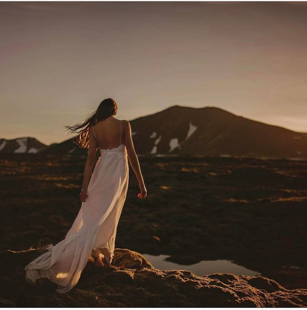 TheBluList's tweet image. Its all about that light, location and movement and the way @gabemcclintock uses it all. .… ift.tt/2mmMQwK