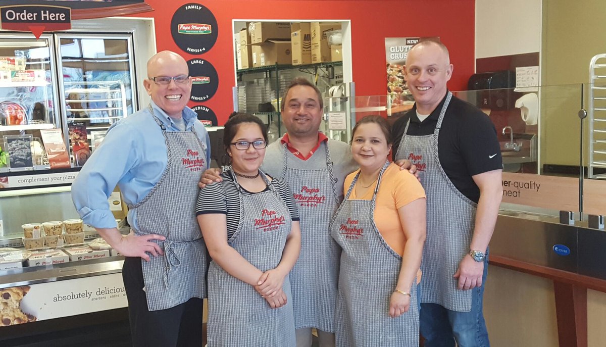 PapaMonGrant's tweet photo. Double whammy this Fri 3-6
1) Free pizza samples w/great olive oil &amp; balsamic pairings. 
2) Come meet the new owners (&amp; say goodbye to Dave) https://t.co/OBPaB13C1L