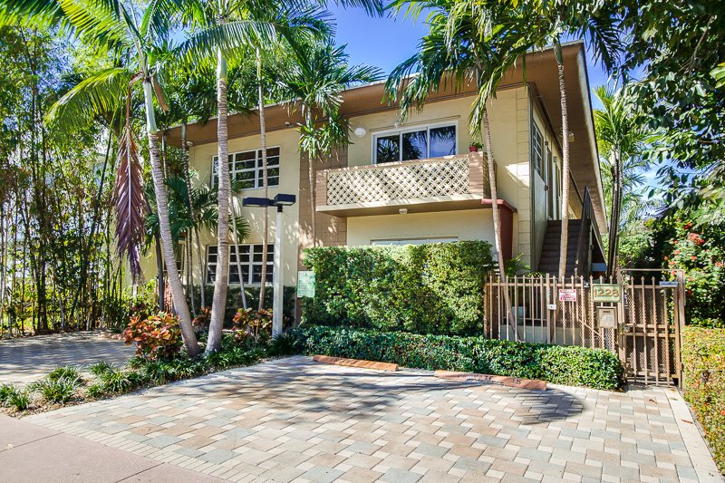jayjaydon_'s tweet photo. JUST SOLD in #MiamiBeach 1/1 $260,000 Completely Renovated! DO YOU WANT A DEAL & NICE CONDO? LMK https://t.co/tDEQvf1xID #MiamiHomesClick https://t.co/Y7twa1zj9Q