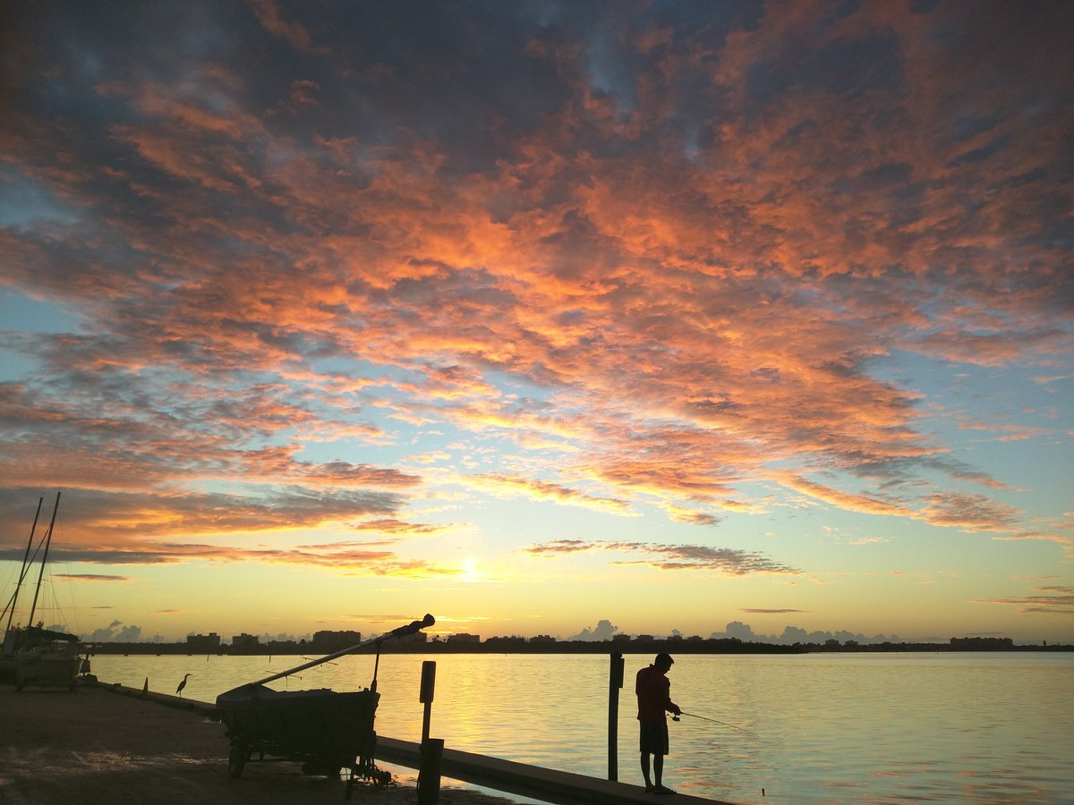 It's not too late to get to MWE in Sarasota and St Pete. Shaping up for an awesome week of <a href="/ThistleClassAsn/">ThistleClass</a>  racing.