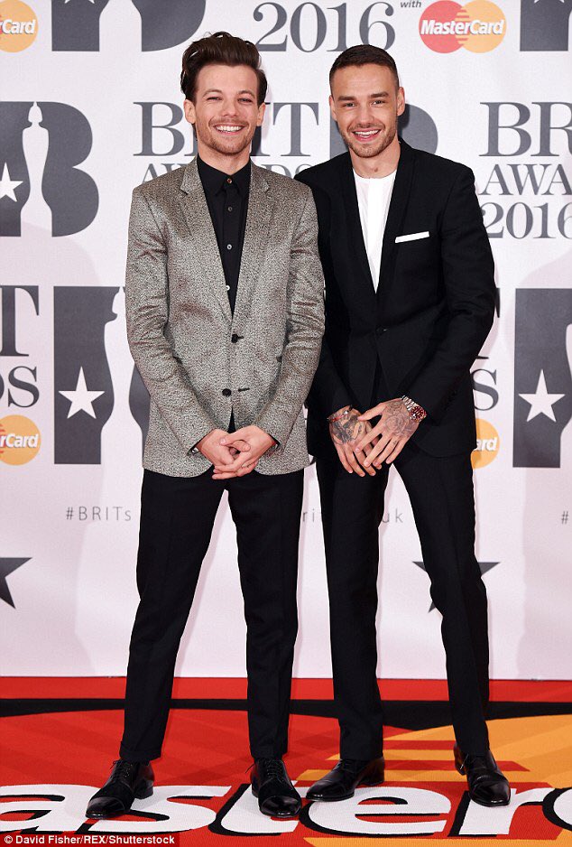larrybelonghome's tweet photo. One Direction through the years of the BRITs. Congratulations boys, you deserved it, love you lots! #BRITVOTEONEDIRECTION #BRITs #BRITs2017 https://t.co/1HjZqr5k91