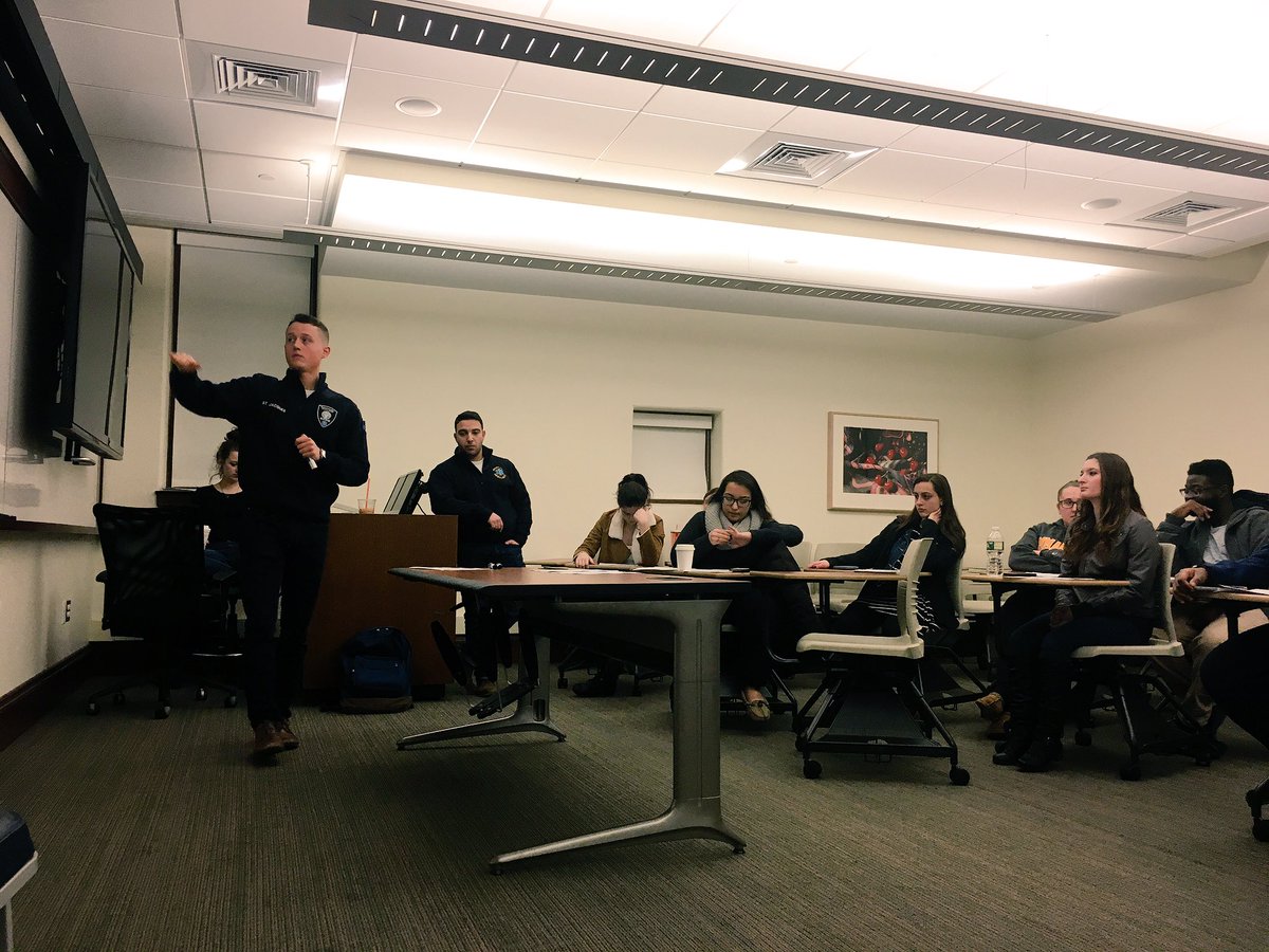 EC_EMS's tweet photo. Great turnout tonight at our general members meeting! We love talking to you guys! 

Thank you @TStJacques for an excellent lesson! https://t.co/BHk2yJUVHV