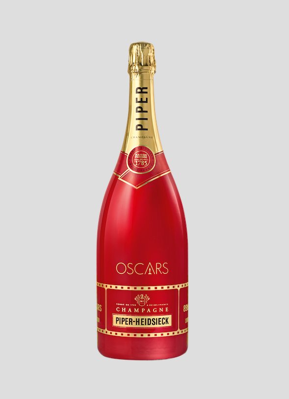 always5star's tweet photo. PRO TIP: The Oscar goes to @piperheidsieck🍾 Check this out: https://t.co/iPTe8zuerS #PiperRed #foodtravelchat #Champagne 📸cc: @FoodTravelist https://t.co/YnOj9ddWub