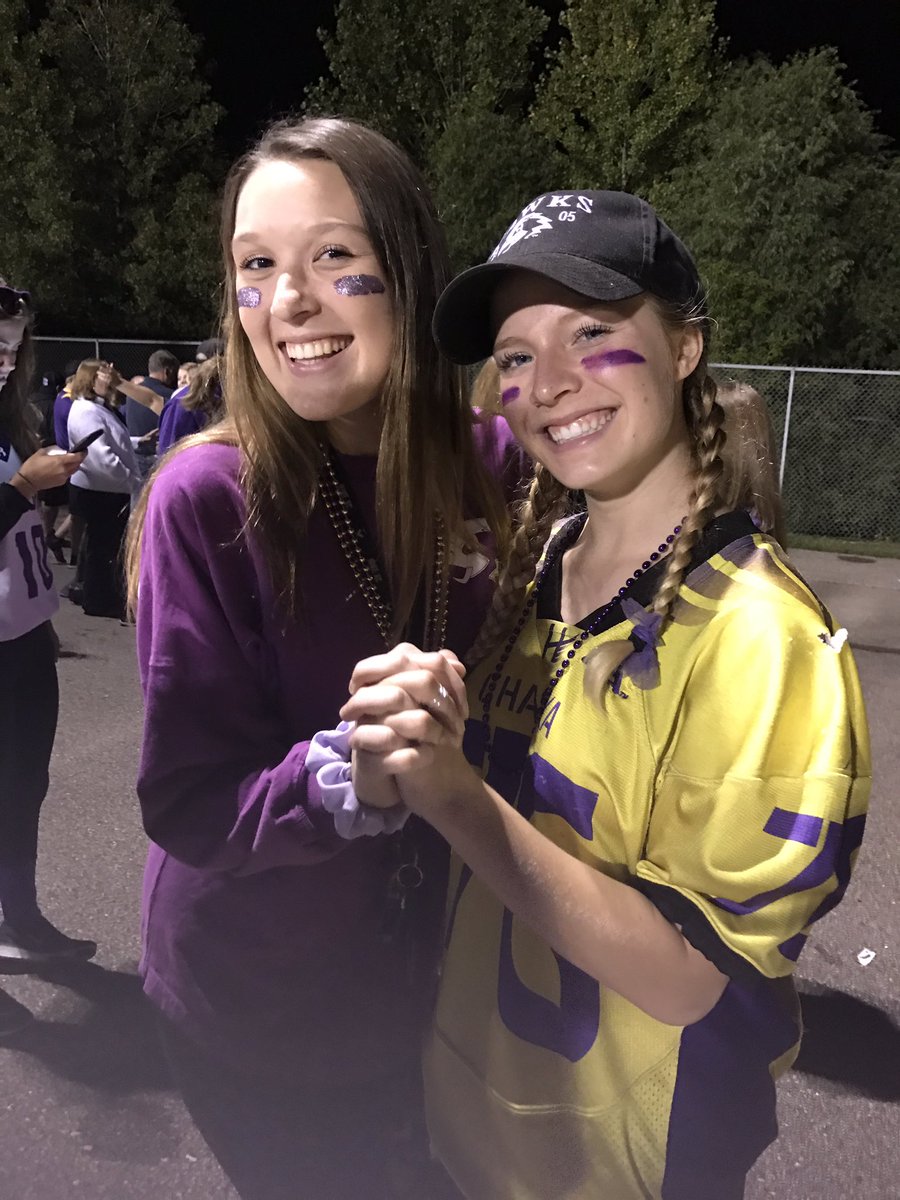 jane_wallace12's tweet photo. Happy bday to this sweet angel😇😇 love ya kath!! Hope you had the best day today❤️❤️ @kathrynwise_ https://t.co/m8GXDkF6nb