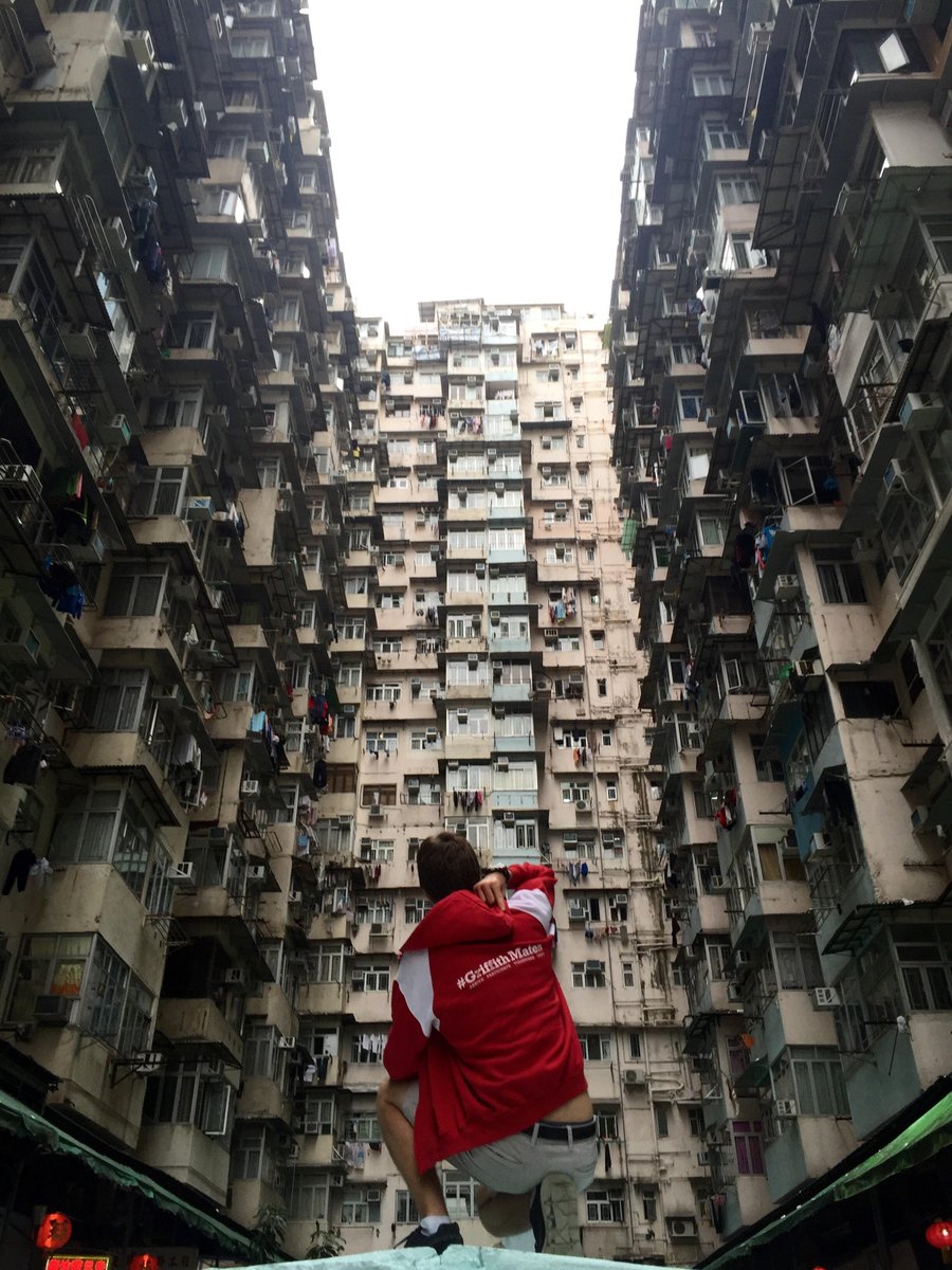 GriffithMates's tweet photo. When you get amazing photos from #GriffithMates alumni working around the world #HongKong #GriffithInternational #beremarkable #griffithgrad https://t.co/Jnfqc6ITOK