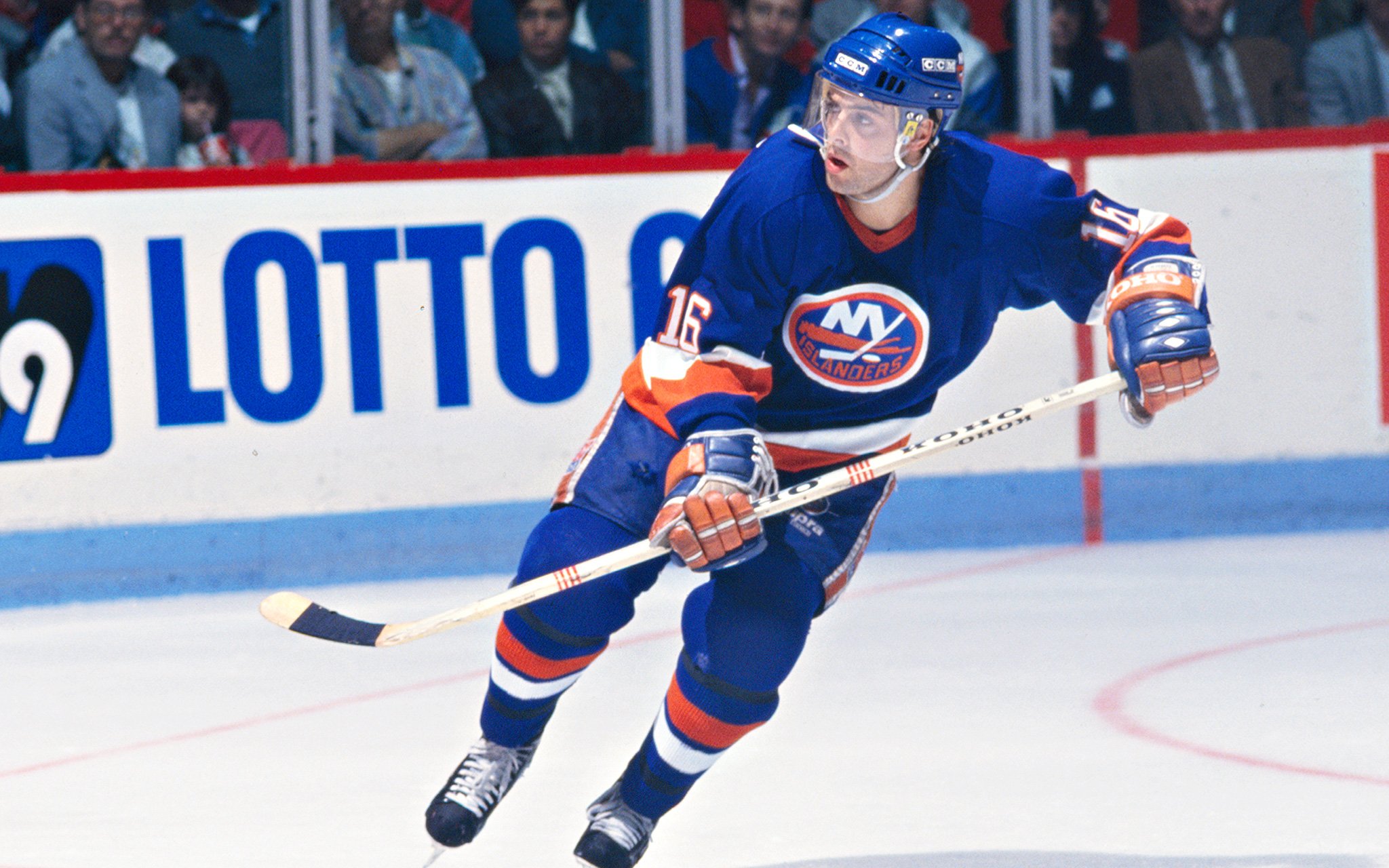 Happy Birthday to former  and player Pat LaFontaine who is now 52! 