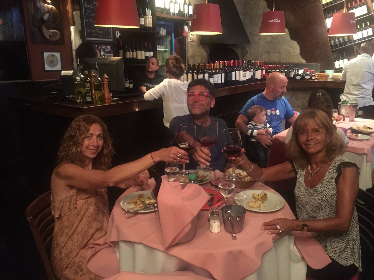 Miércoles 2️⃣2️⃣ 
#CelebrandoLaVida en <a href="/TisianoMDP/">Tisiano Ristorante</a> 🍷😄