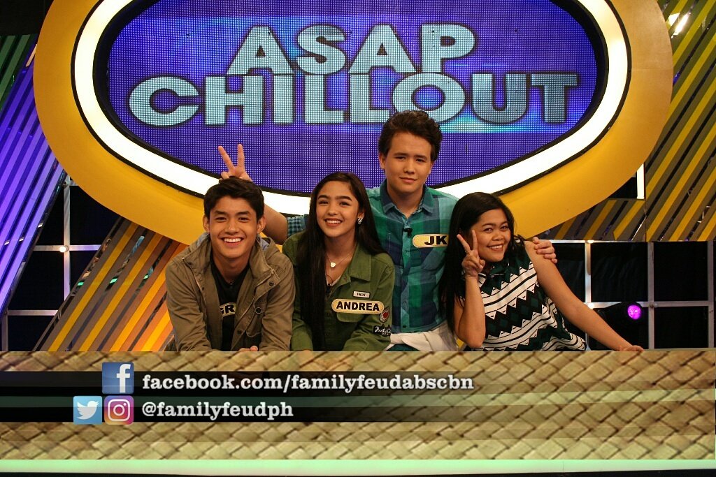 FamilyFeudPH_'s tweet photo. SUNDAY: Mag-log in na sa aming survey board with this gen's hottest online-kada, Team ASAP CHILLOUT! #FFCOOLitan https://t.co/657lQXmjTx