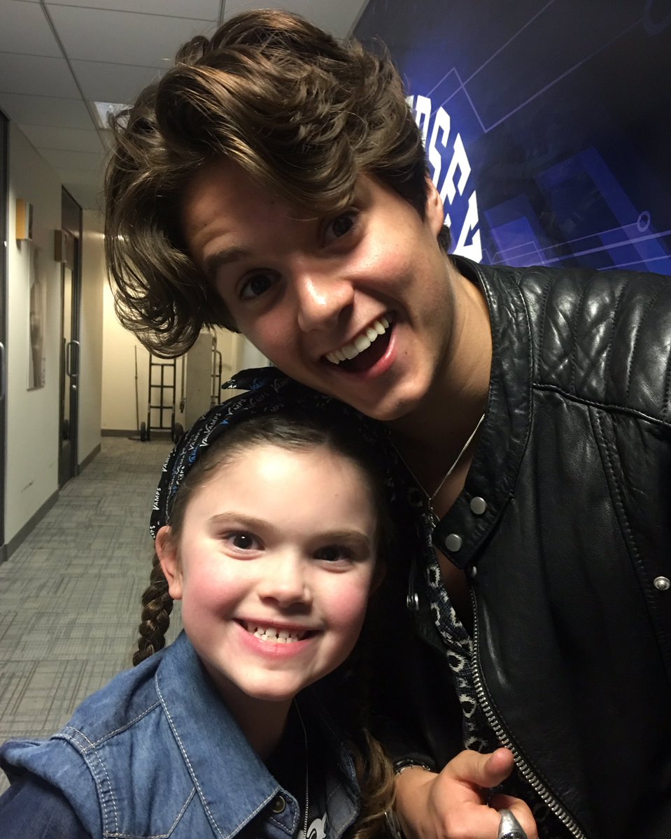 loganriley2's tweet photo. @TheVampsBrad Happiness for her is just being near you for these brief moments...thank you for always making her feel special. ❤️❤️❤️😘😘😘😍😍 https://t.co/odOtqnFkoi
