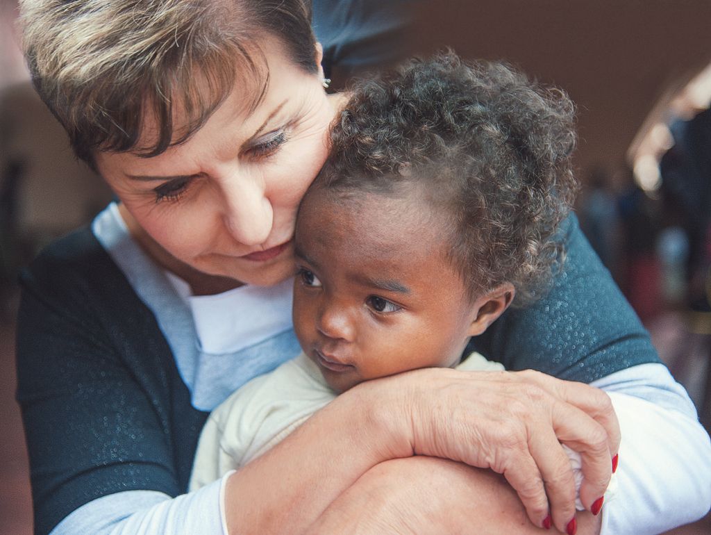 Joyce knows that sometimes all you need is a hug. #showsomelove #givehope