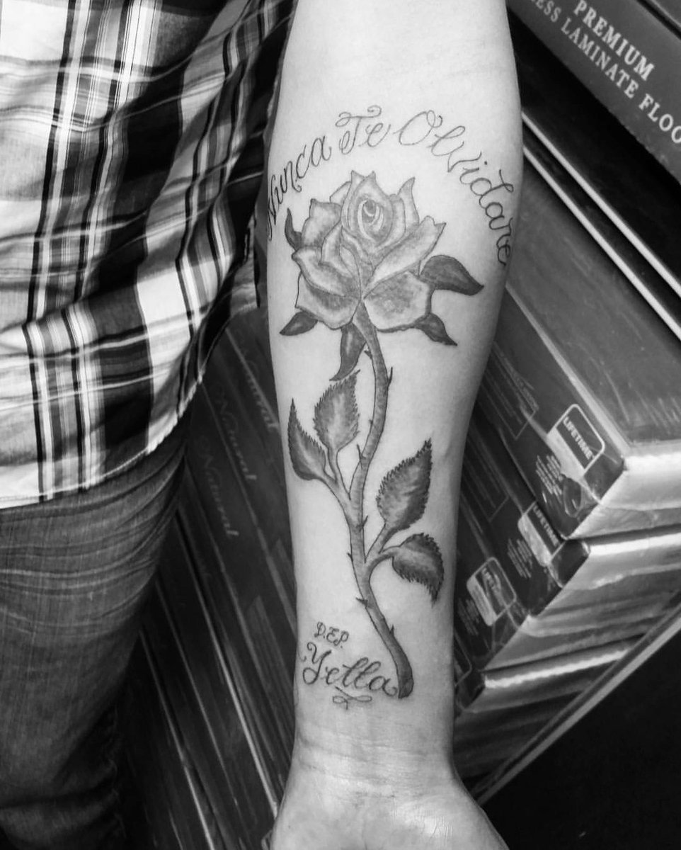 Angel Lira Tat2 I Ll Never Forget You Rose Tattoo Like Retweet Done By Angel Lira Tat2 Rosetattoo Blackandgrey Bngtattoo
