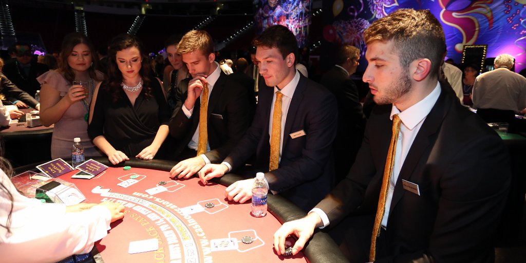 #Blackjack time for @NHanifin, @brettpesce22 and PDG at #CanesCasino Night. https://t.co/cGGPyPBWs5