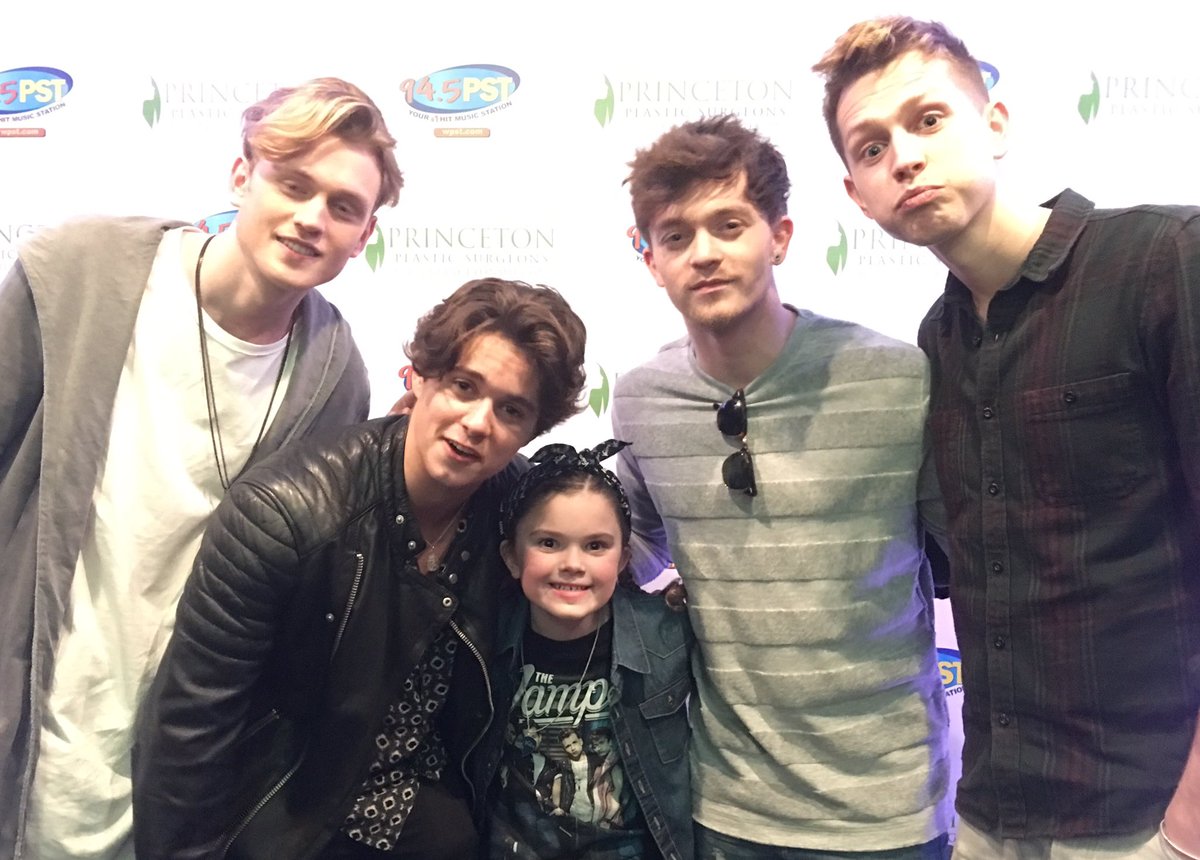 loganriley2's tweet photo. @TheVampsband Awesome night @945pst You guys are the sweetest, most talented (and cutest) people we've ever had the pleasure of knowing!❤️😍😘 https://t.co/bnz77pOu6A