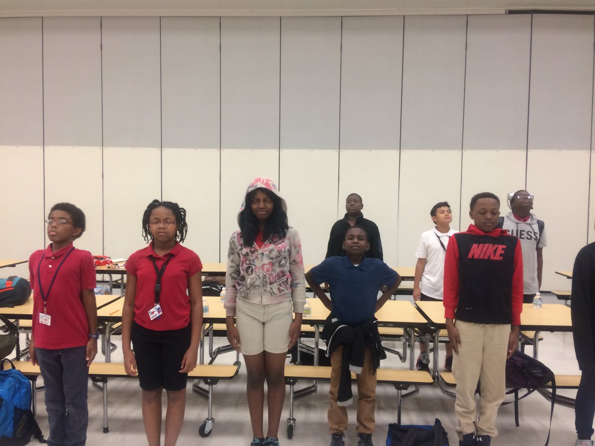 AhamEducation's tweet photo. @McNicolHawks #StandingPowerPose
Kids practice body awareness & #mindfuleating #healthylifeplan
#mindfulness
#unity4teens
@HispanicUnity https://t.co/w5L88BoIIL