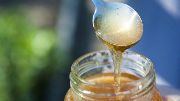 Organics_Life's tweet photo. #Australian #Honey: is it #safe to eat? #Profit over #Health https://t.co/zfIsMibbOj https://t.co/LD6pgmaWSz