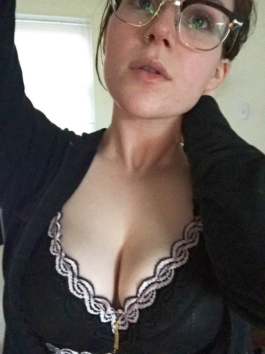 FapingHD's tweet photo. My neck needs a hand around it. Find more in https://t.co/gOynQKHJYJ https://t.co/eB50CS4OZr