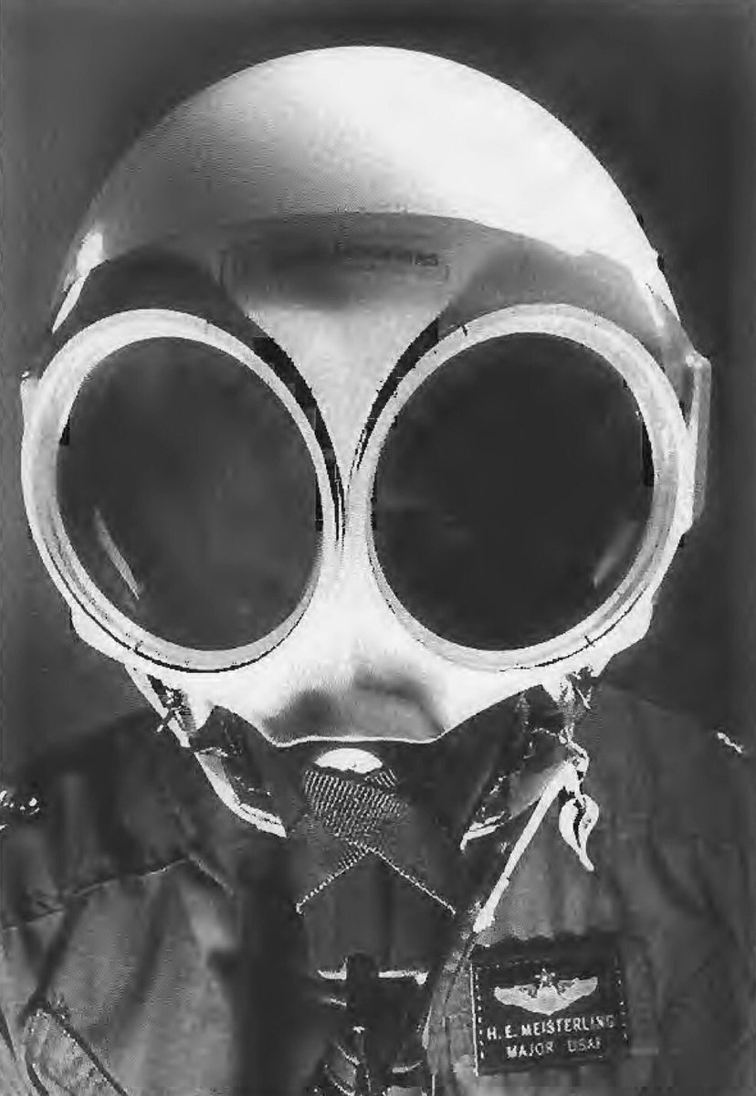 Casillic's tweet image. Some more photos of the PLZT thermal flash protection goggles developed by #Sandia
#Nukes