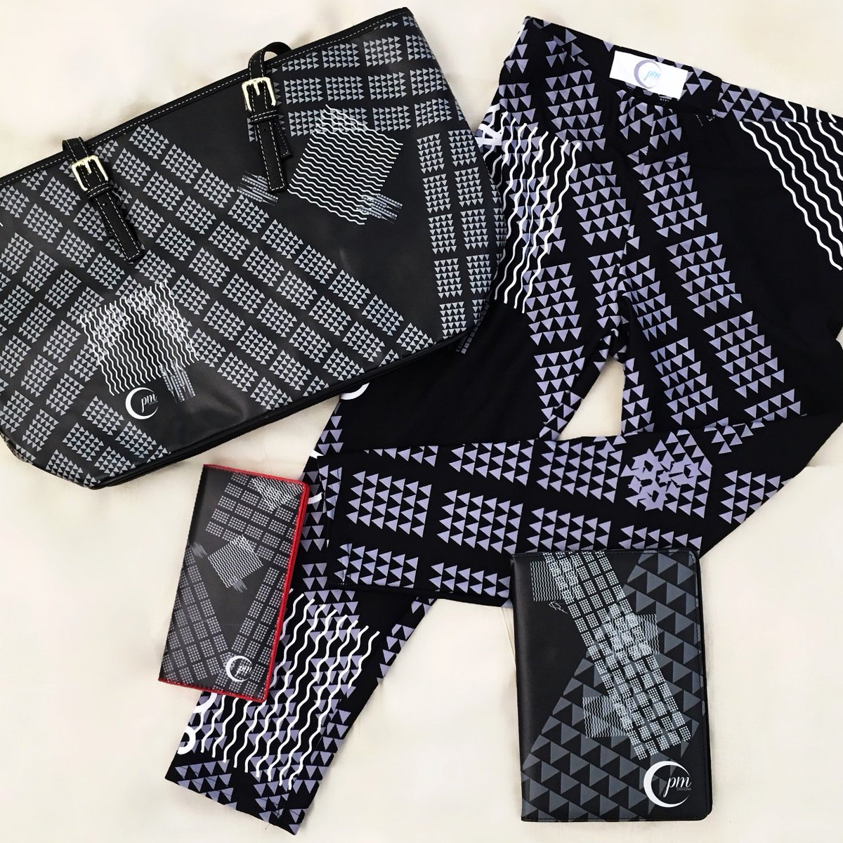 PoMahinaDesigns's tweet image. Make It Personal! Choose any of our designs and put it on any product we offer. #inspirednative #pomahinadesigns #wearableart