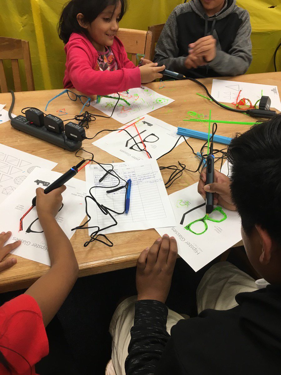 CougarSTEM's tweet photo. Thanks @vistamagnet for inviting STEM@CSUSM Ambassadors to VMMS Engineering Night! Lots of fun with 3D pens! #makeredncsd https://t.co/NYITdguWcV