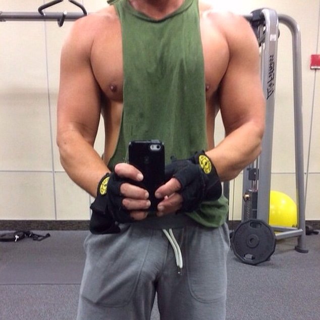 C5UfiZaWAAA_WLt.jpg:large