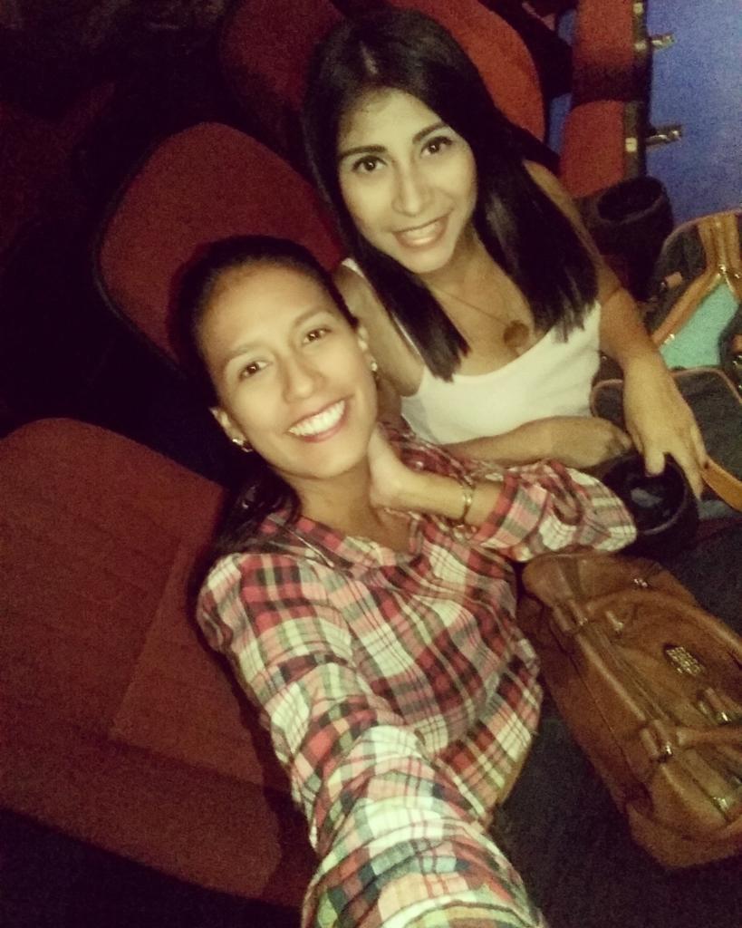 gisoriano90's tweet photo. @sarita09d10 mejor #miércoles imposible! Teníamos que ponernos al día y encontramos la mejor manera ! #cerdeando 😆🐷 https://t.co/x1hhbPoHwX