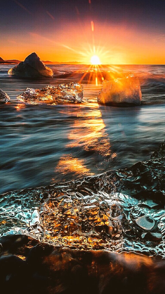 KGHerriott23's tweet image. Its difficult to Discover new Oceans
when your afraid to Lose sight of
the Shore  God leads  We don't have to
Let His Light show you the way