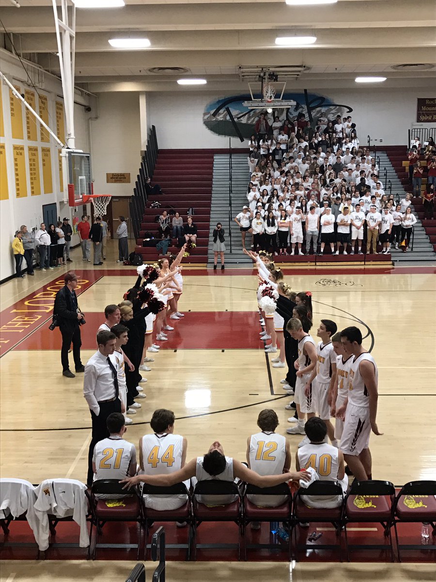 Linzlee77's tweet photo. @RMHSLOBOS @RMHSPack Way to support the #rmhslobos - Great season Bos! @CoachTafel way to bring the #family together🐾🏀 https://t.co/8GKVknXs3Z